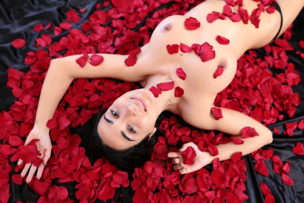 La Mujer y la Rosa | Fotografía erótica en Sevilla