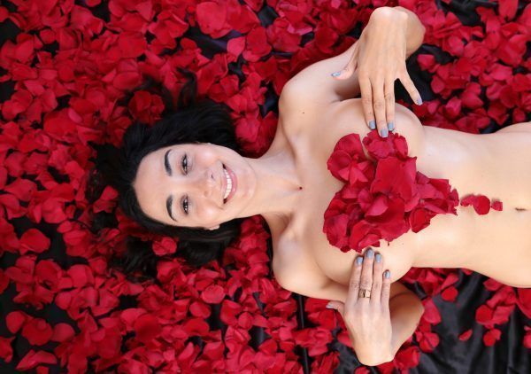 La Mujer y la Rosa | Fotografía erótica en Sevilla