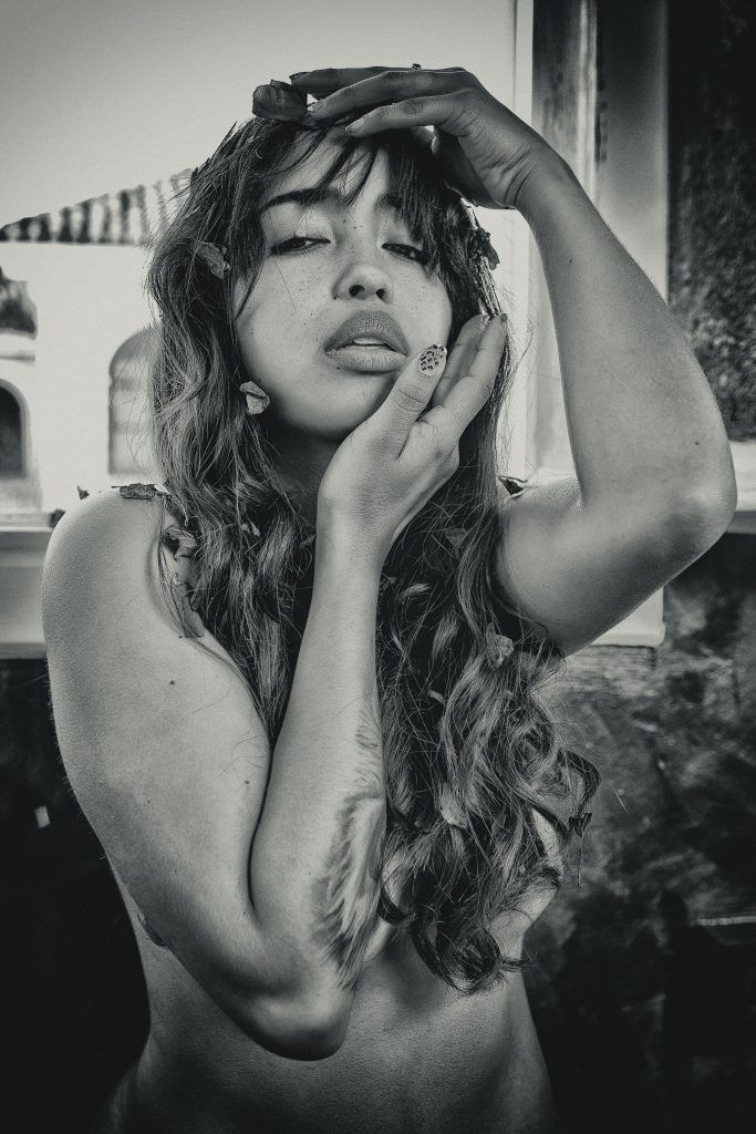 La Mujer y la Rosa | Fotografía erótica en Sevilla