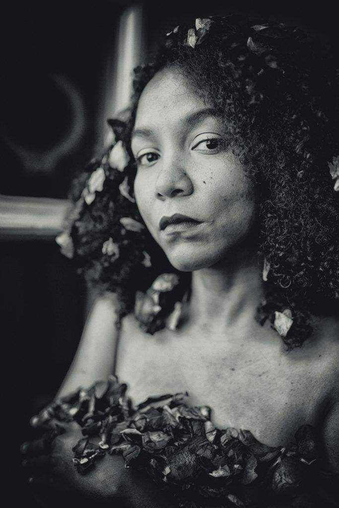 La Mujer y la Rosa | Fotografía erótica en Sevilla