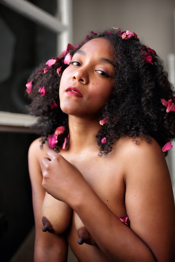 La Mujer y la Rosa | Fotografía erótica en Sevilla