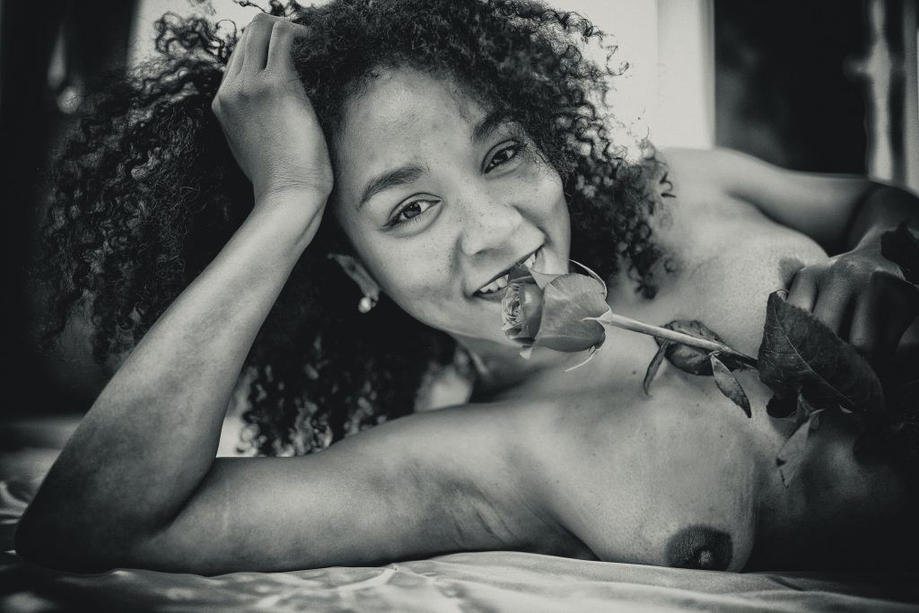La Mujer y la Rosa | Fotografía erótica en Sevilla