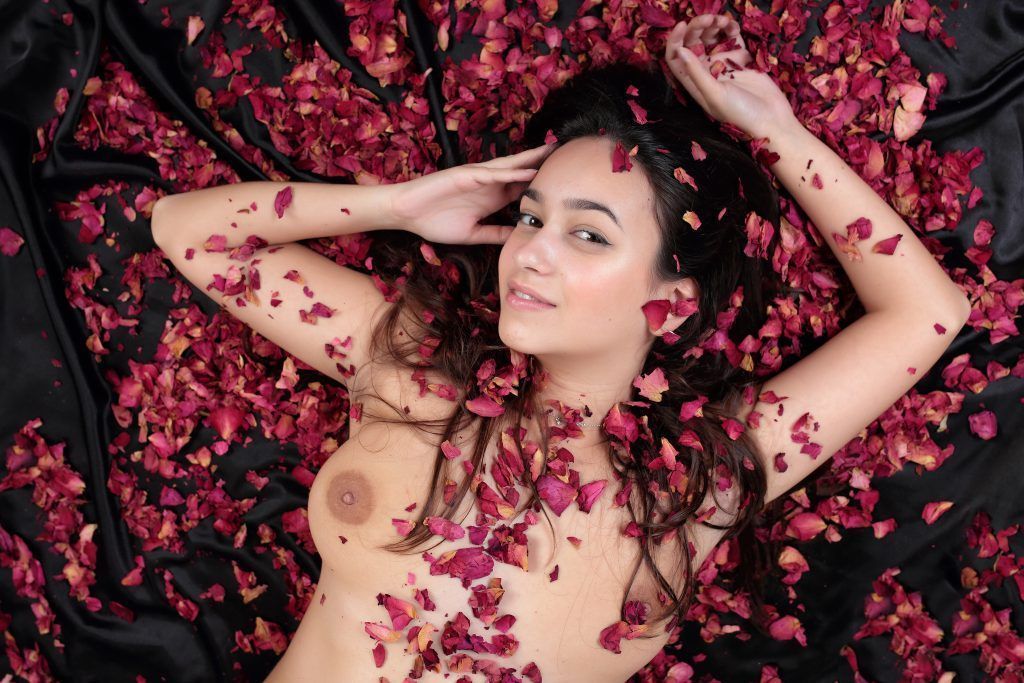 La Mujer y la Rosa | Fotografía erótica en Sevilla
