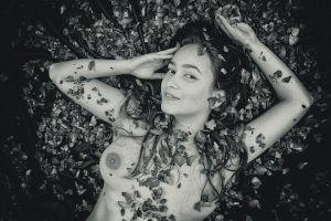 La Mujer y la Rosa | Fotografía erótica en Sevilla