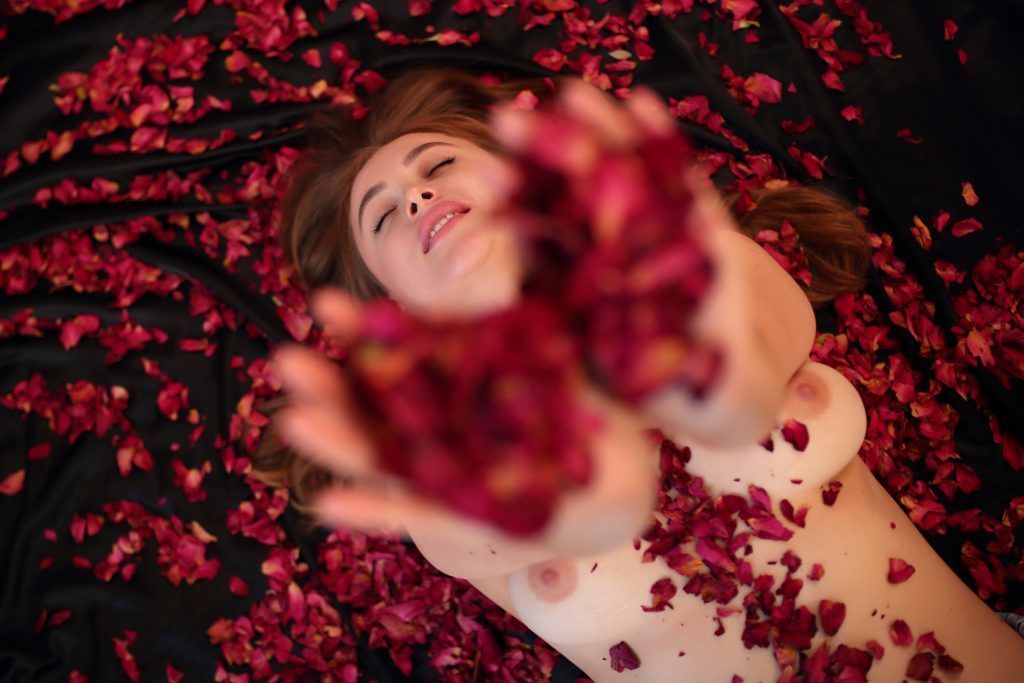 La Mujer y la Rosa | Fotografía erótica en Sevilla