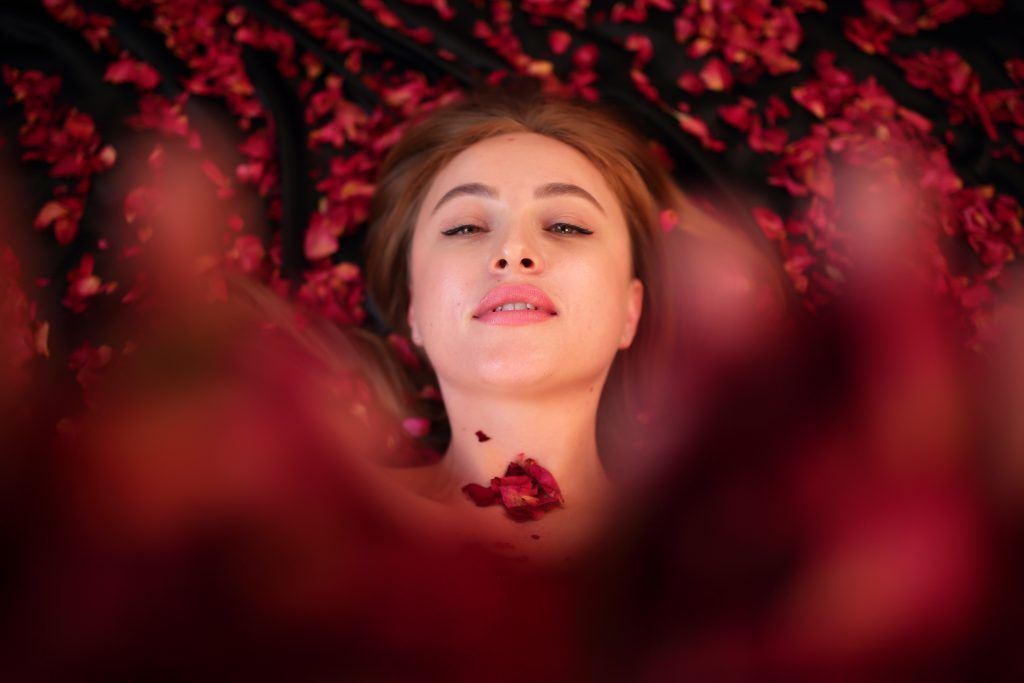 La Mujer y la Rosa | Fotografía erótica en Sevilla