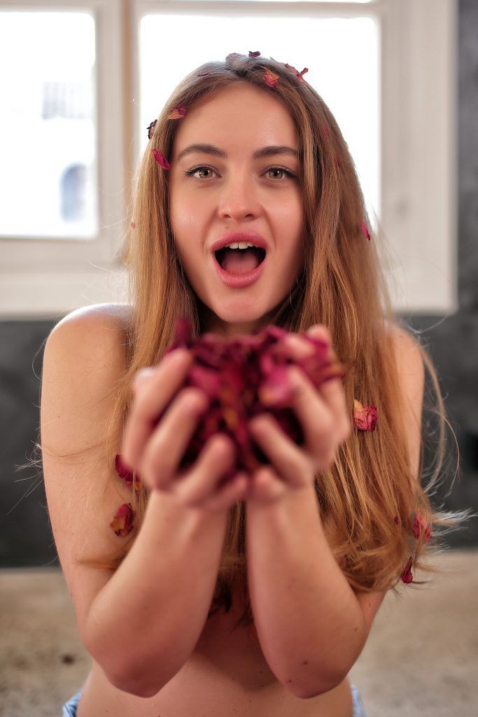 La Mujer y la Rosa | Fotografía erótica en Sevilla