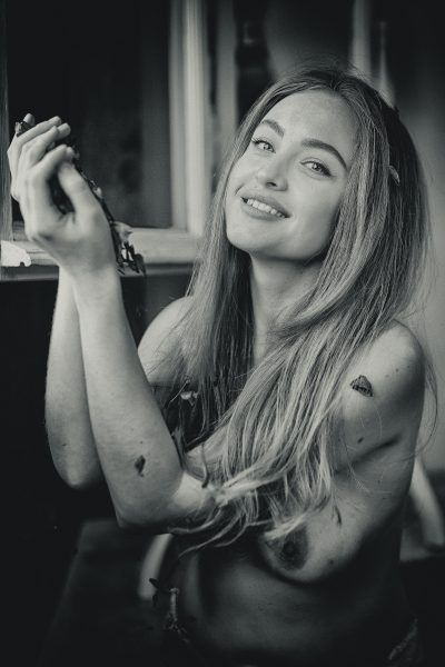 La Mujer y la Rosa | Fotografía erótica en Sevilla