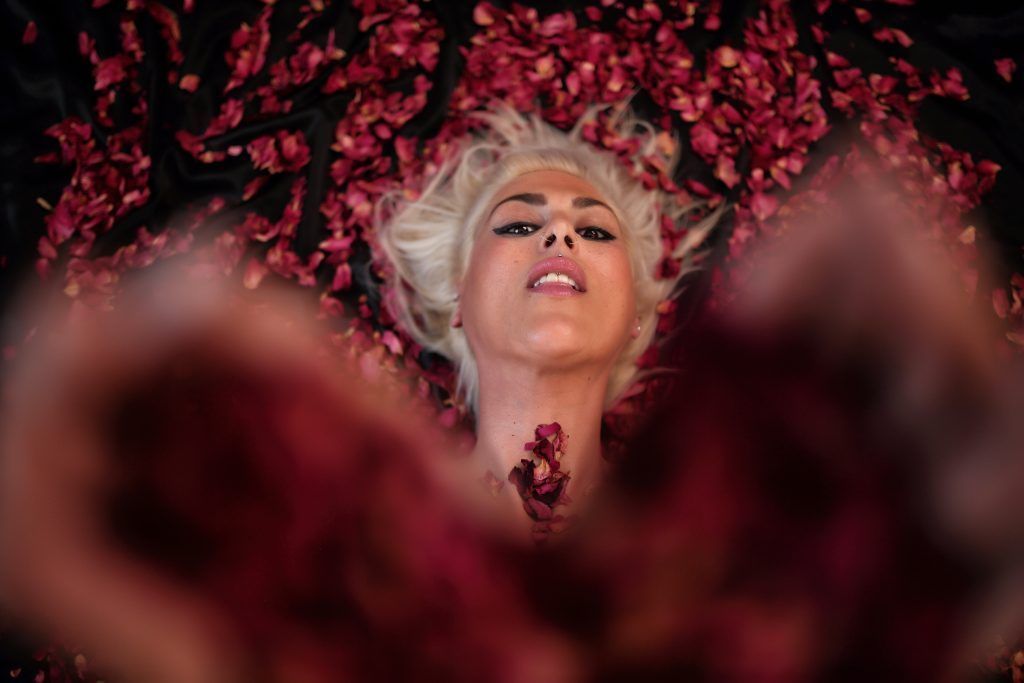 La Mujer y la Rosa | Fotografía erótica en Sevilla