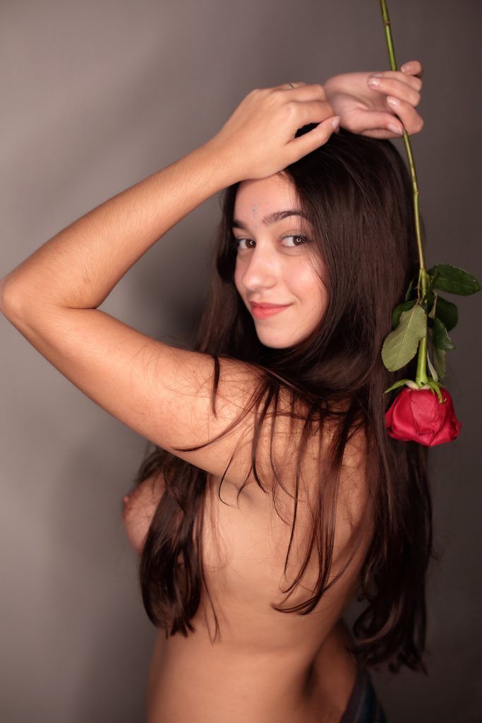La Mujer y la Rosa | Fotografía erótica en Sevilla
