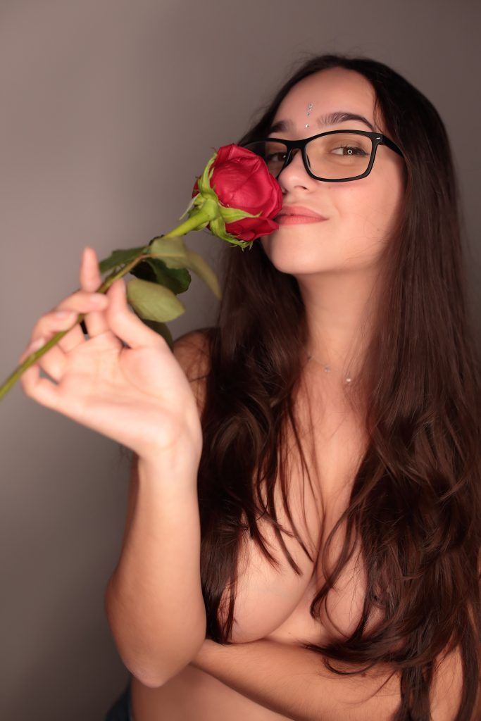 La Mujer y la Rosa | Fotografía erótica en Sevilla