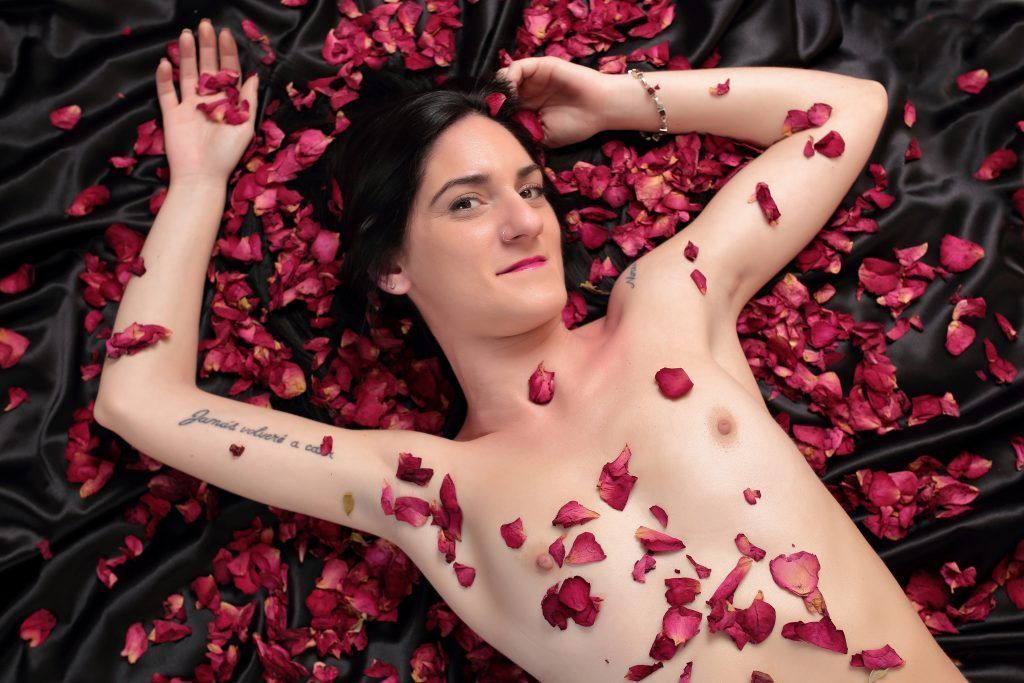 La Mujer y la Rosa | Fotografía erótica en Sevilla