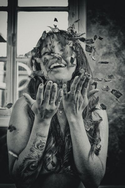 La Mujer y la Rosa | Fotografía erótica en Sevilla