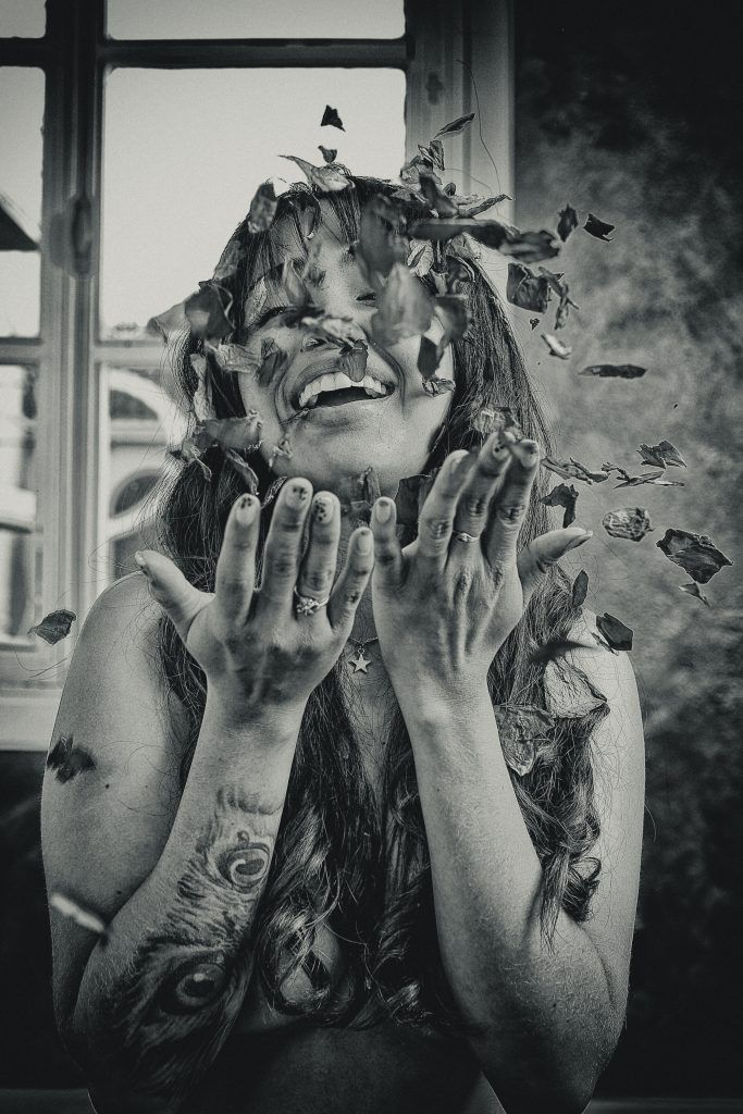 La Mujer y la Rosa | Fotografía erótica en Sevilla