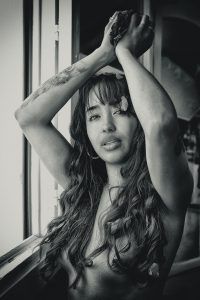 La Mujer y la Rosa | Fotografía erótica en Sevilla