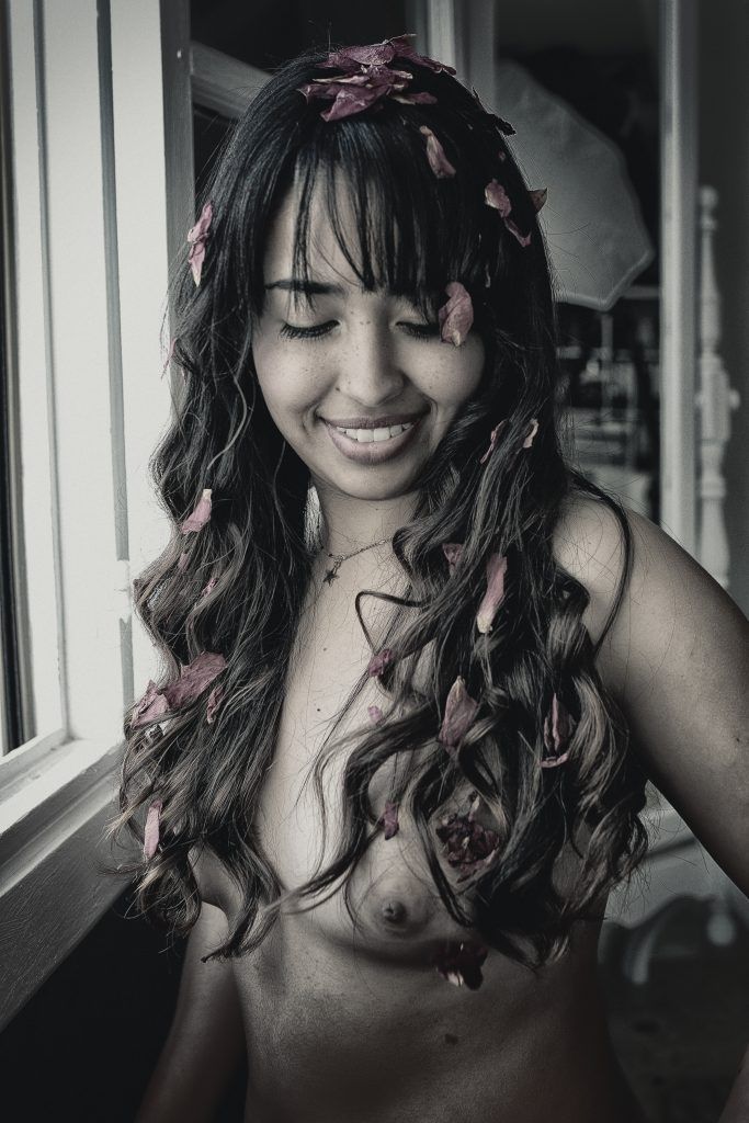 La Mujer y la Rosa | Fotografía erótica en Sevilla